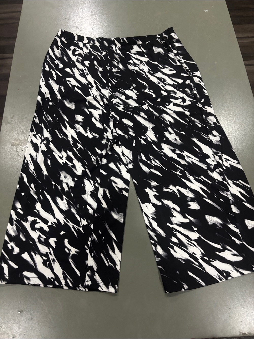 Nina Leonard Black & White Abstract Wide-Leg Men's Pants